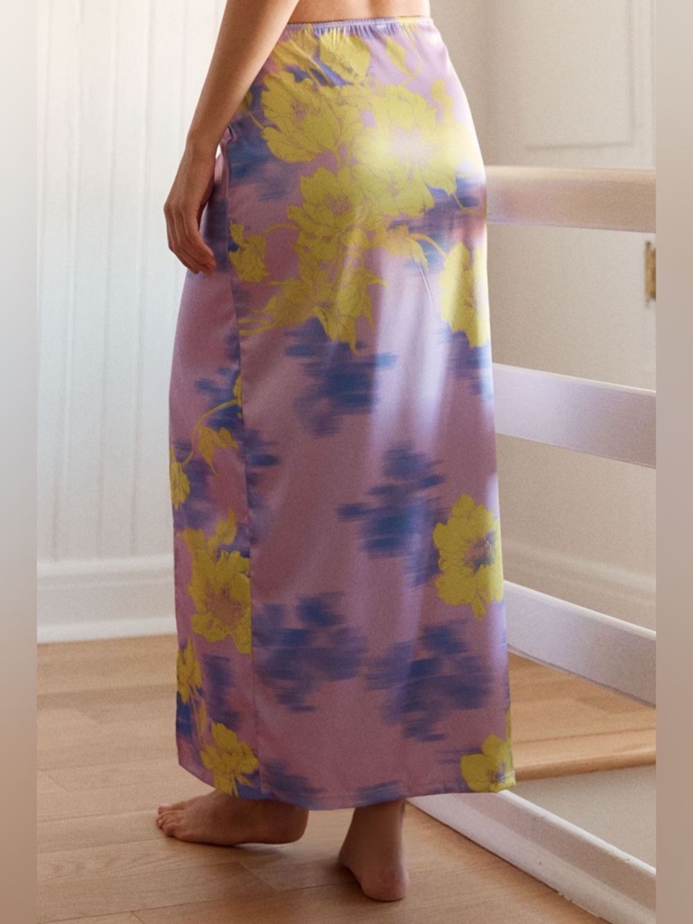 LyreBird Stretch Satin Slim Skirt and Bralette SET Romantic - Picture 3 of 6